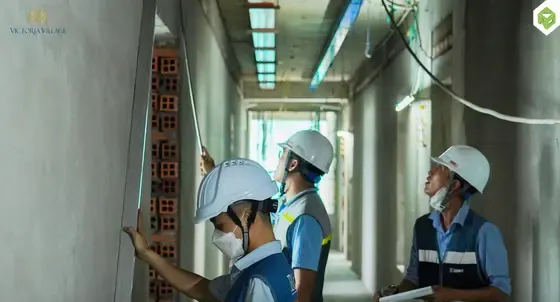 Công tác kiểm tra tường sau khi tô tầng 12, tháp 3, tháng 09/2025