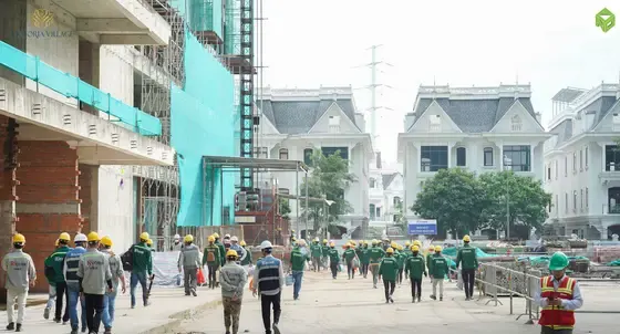 Tập trung nhân công thi công hoàn thiện tại các tháp, tháng 09/2025